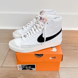 NWT Nike Blazer Mid ‘77 Women’s 7.5 White/Black
